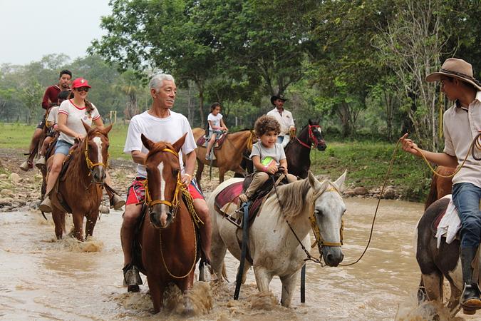 Cabalgatas En Tiuma Park